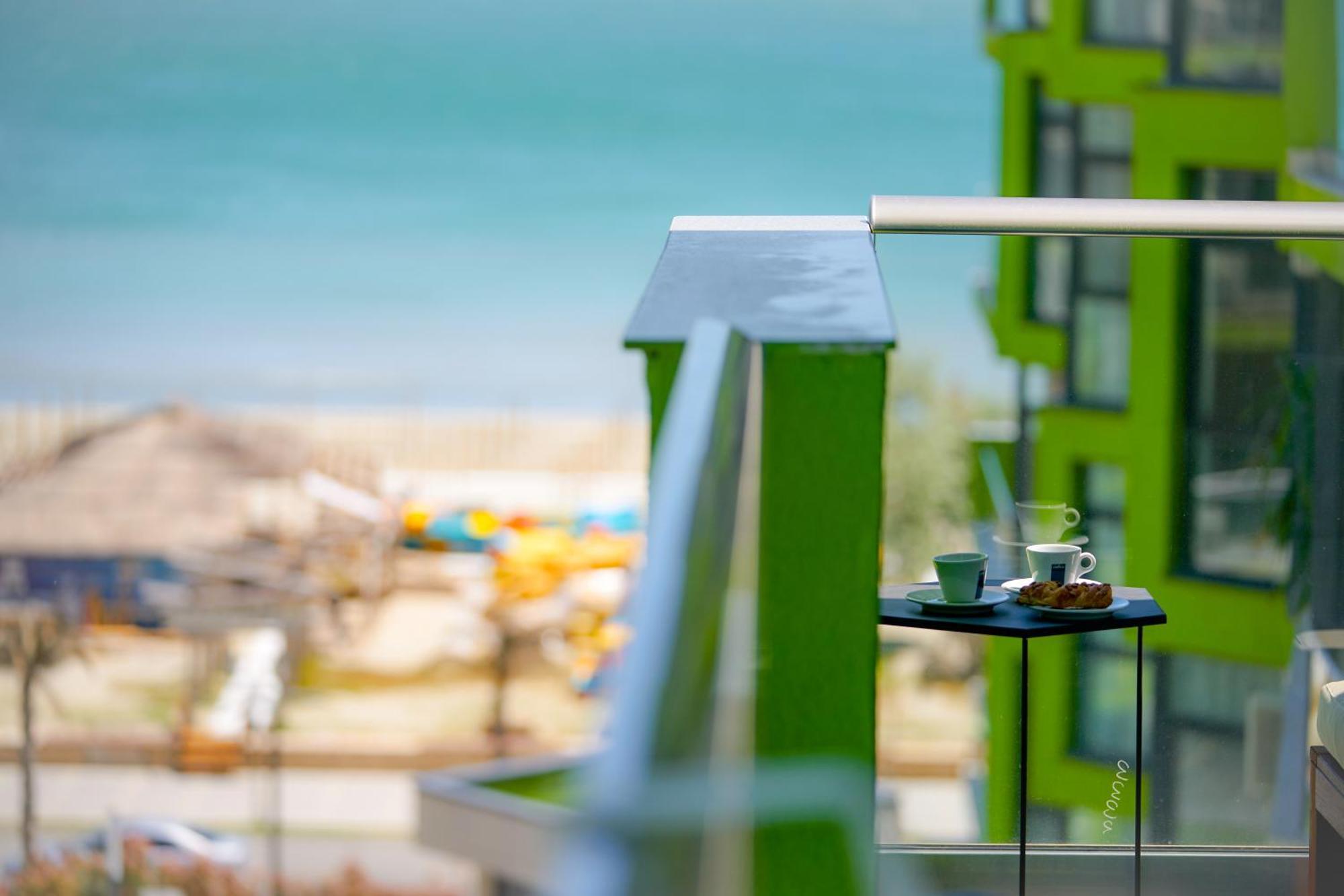 Promenada Apartments Beach Resort Mamaia Nord Неводарі Номер фото